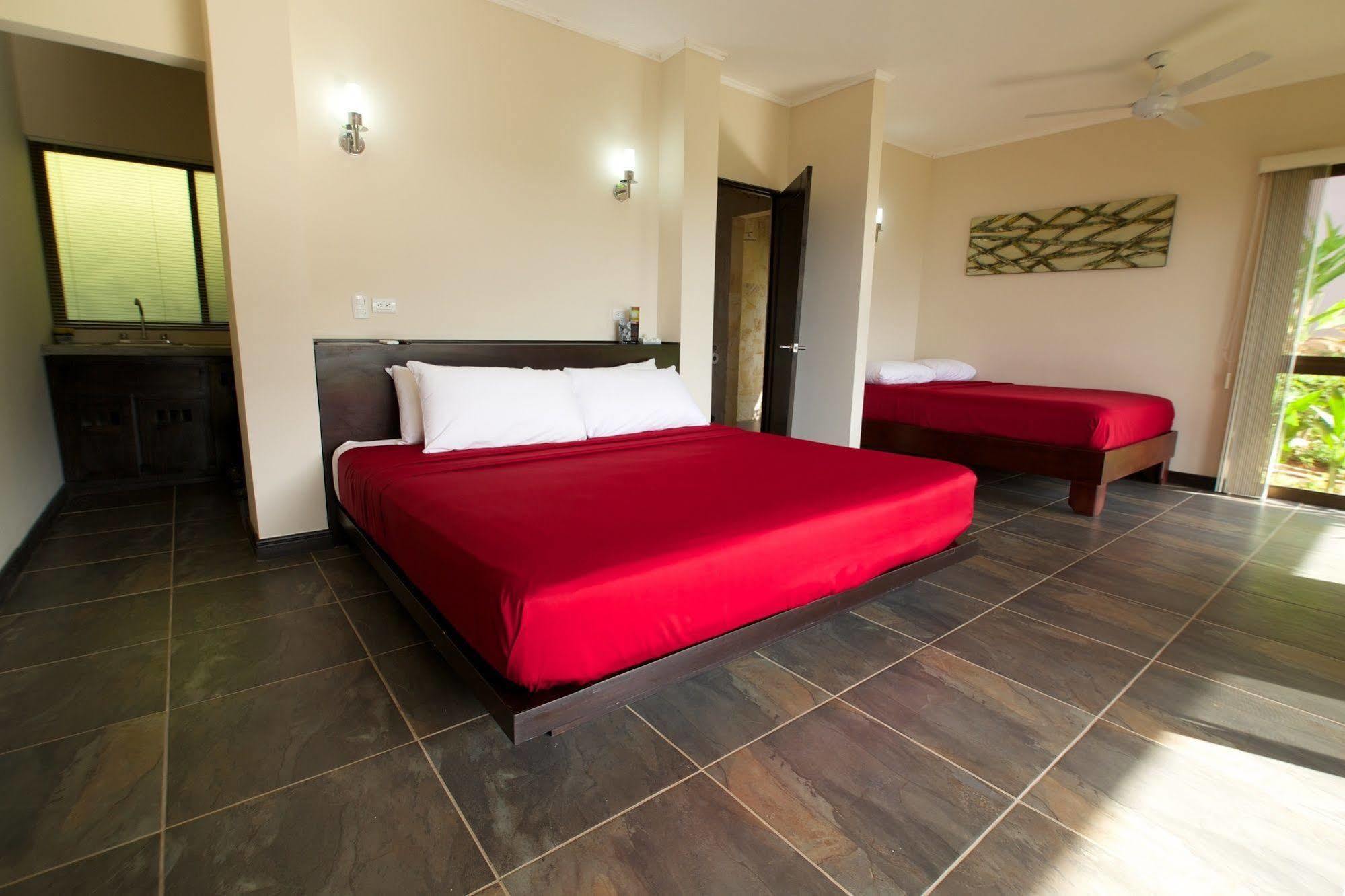 Tiki Villas Rainforest Lodge & Spa Увита Екстериор снимка