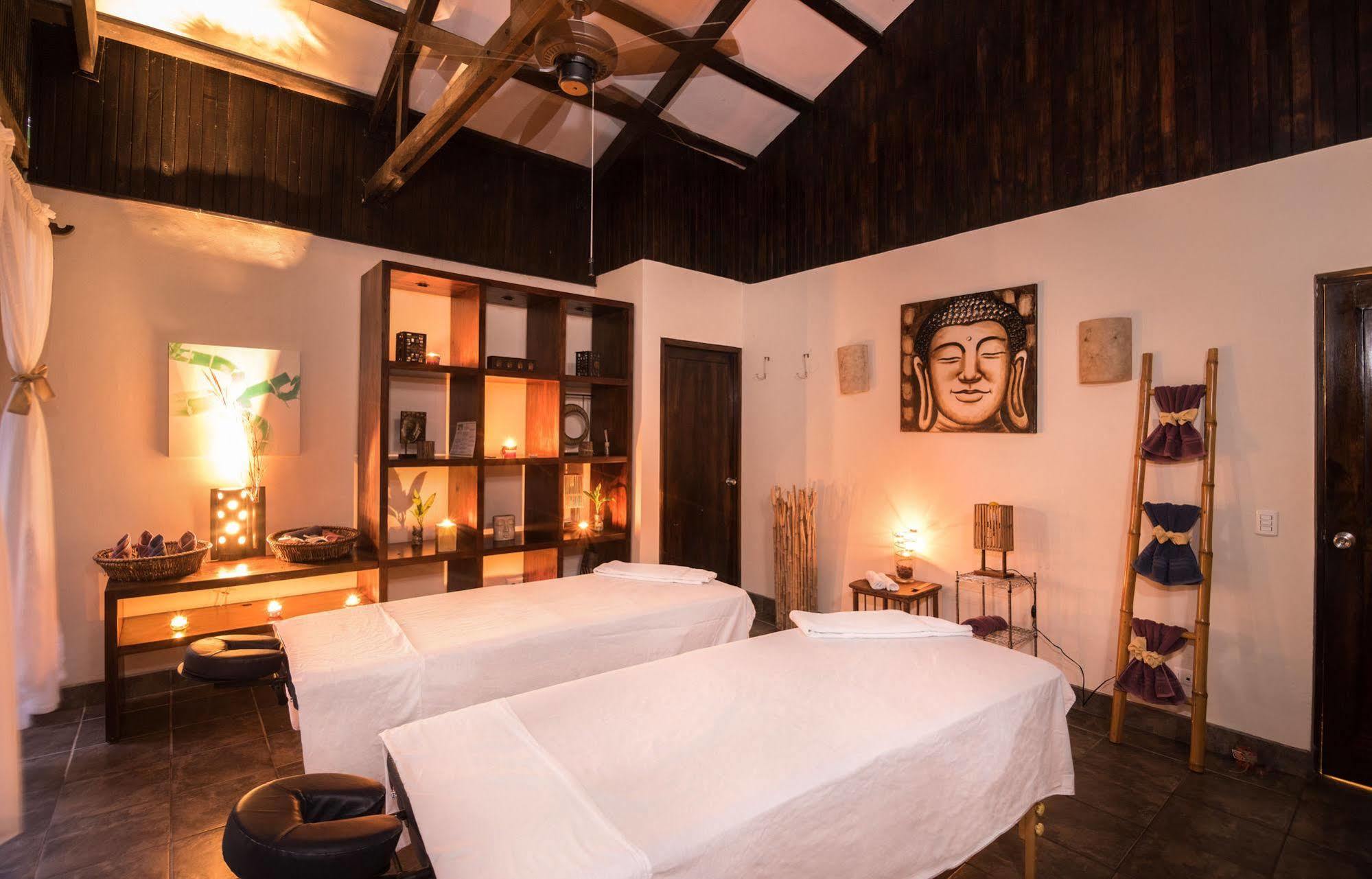 Tiki Villas Rainforest Lodge & Spa Увита Екстериор снимка
